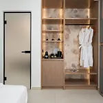 Cuore Santo Apartmanhotel Fíra