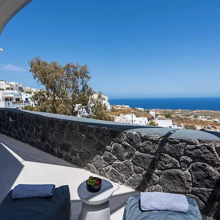 Cuore Santo Fira (Santorini)
