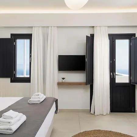 Cuore Santo Fira (Santorini)