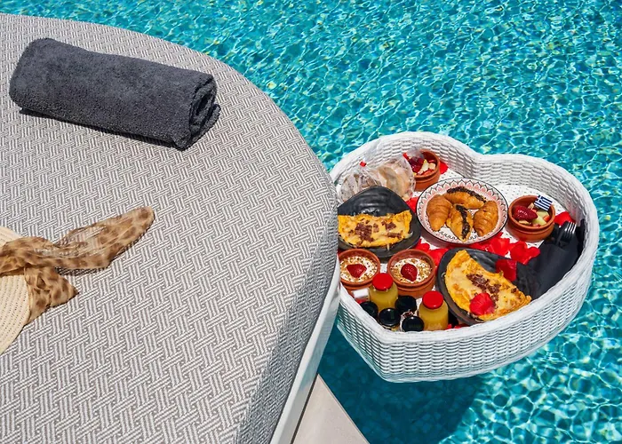 Cuore Santo Fira (Santorini)