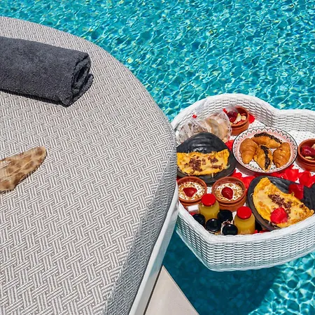 Cuore Santo Fira (Santorini)